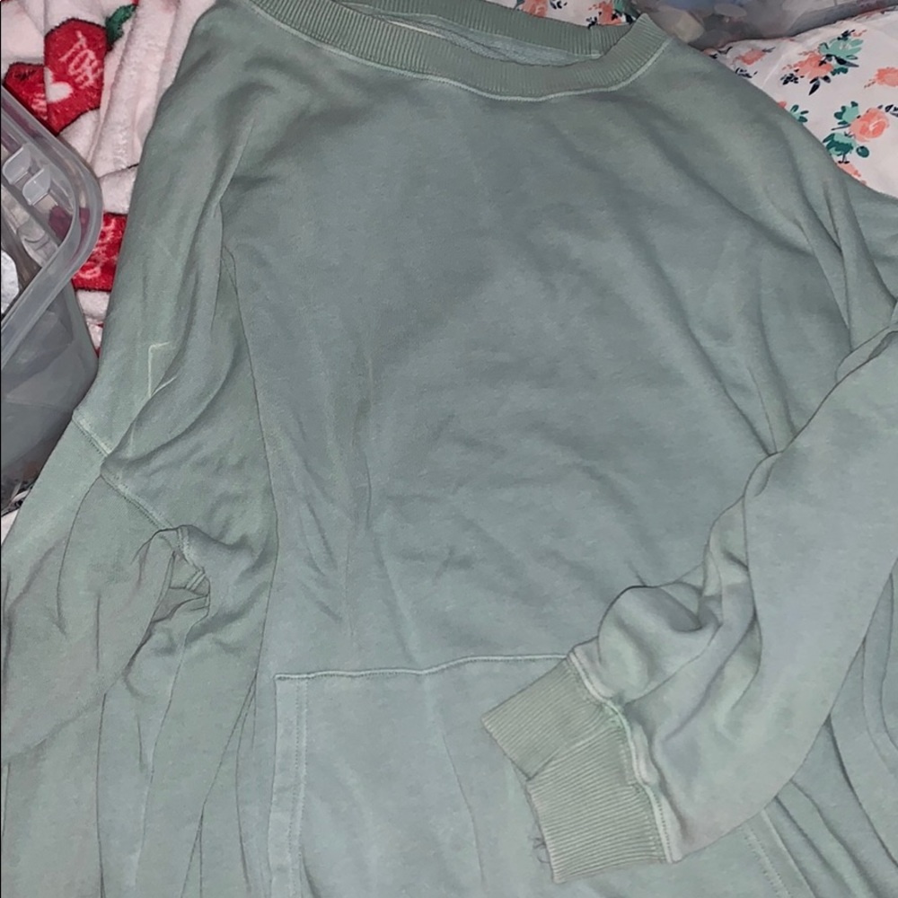 AEO kangaroo pocket oversized sweatshirt